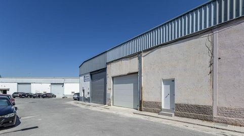 NAVE INDUSTRIAL EN POL. ASEGRA, PELIGROS.