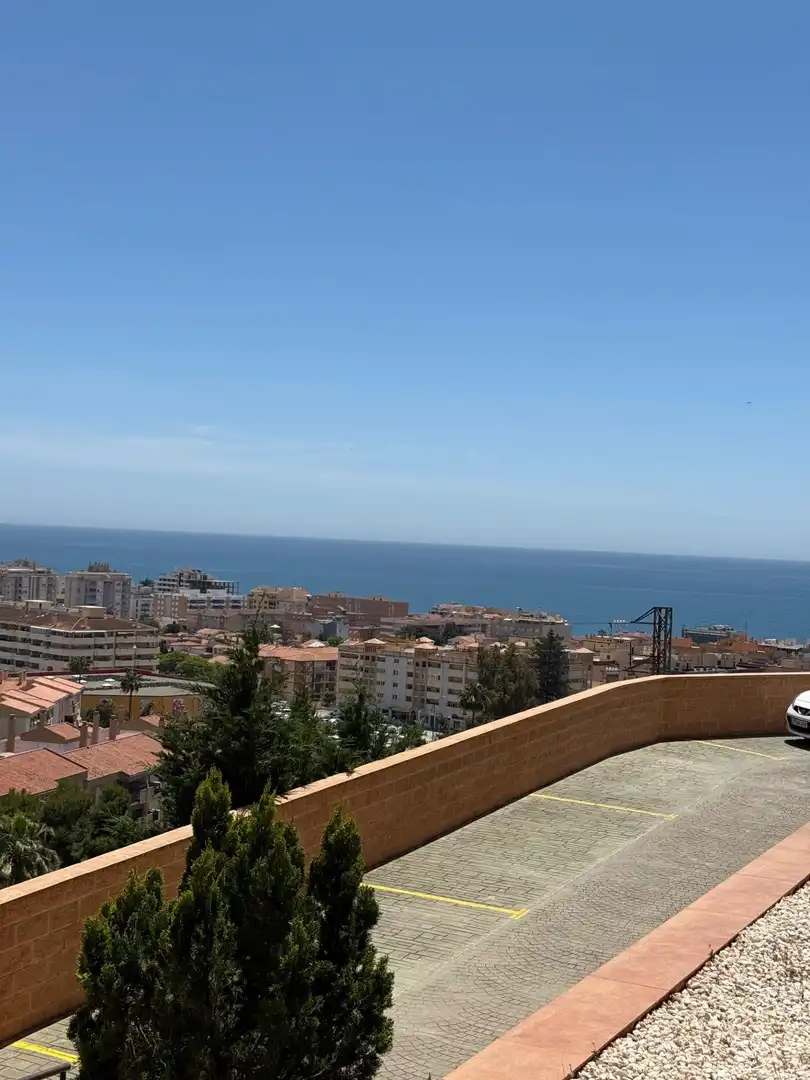 Vista exterior de Pis en venda en Rincón de la Victoria amb Aire condicionat, Calefacció i Jardí privat