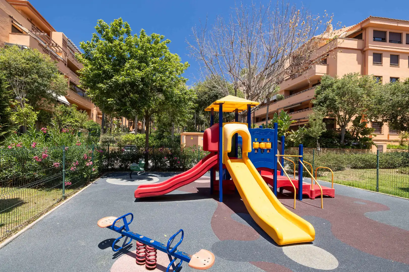 Exterior view of Flat for sale in Marbella  with Air Conditioner, Heating and Terrace