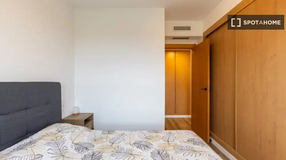 Bedroom of Flat for rent in Valencia  with Air Conditioner, Heating and Furnished