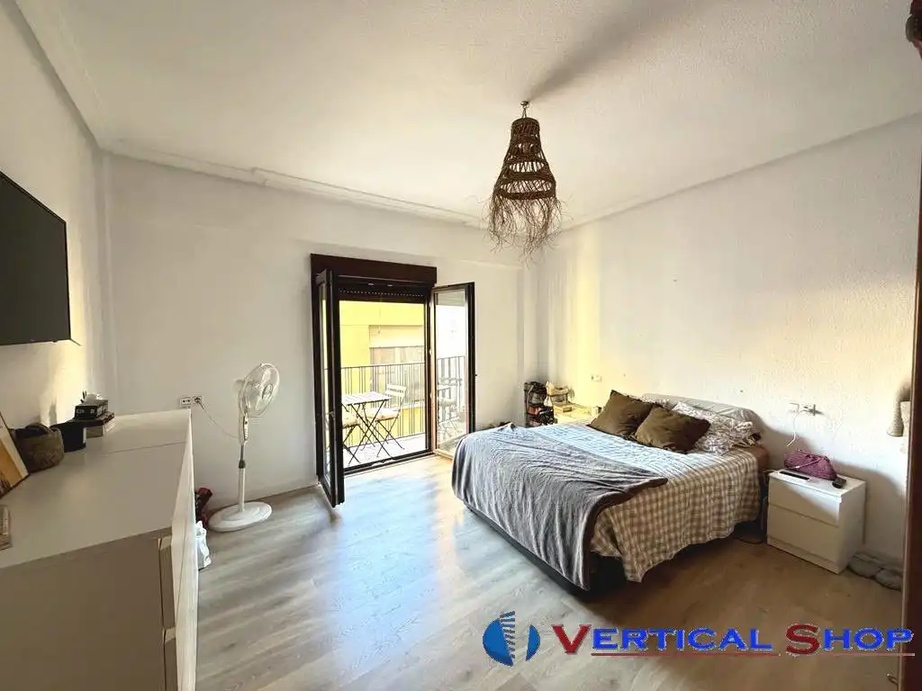 Bedroom of Flat for sale in Villena  with Air Conditioner, Parquet flooring and Balcony