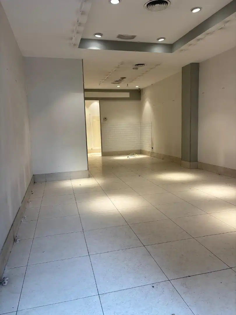 Local comercial de lloguer a Calle Bebricio 30, imagen 2
