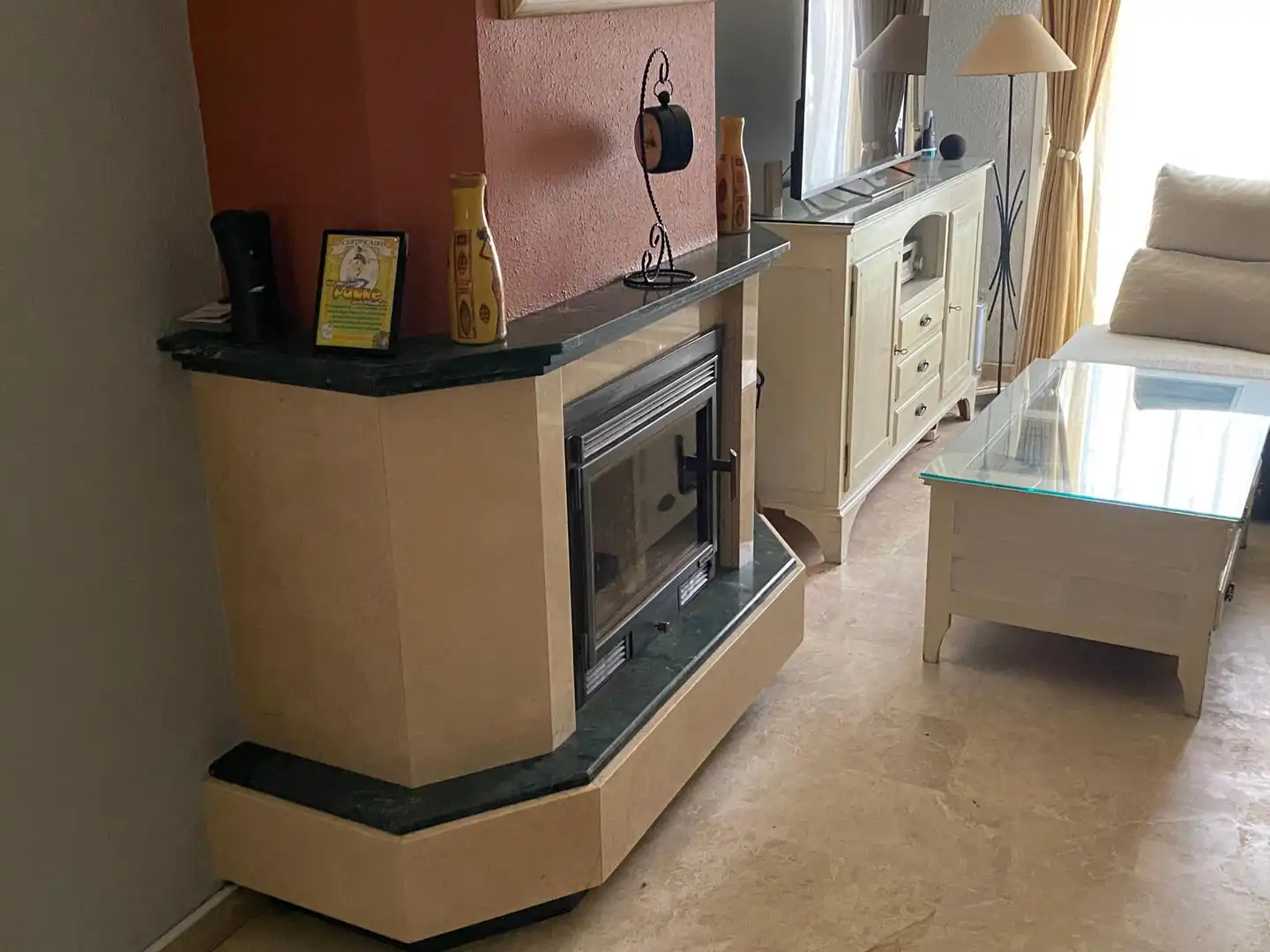 Sala de estar de Casa adosada en venta en Castilleja de Guzmán con Aire acondicionado, Terraza y Piscina