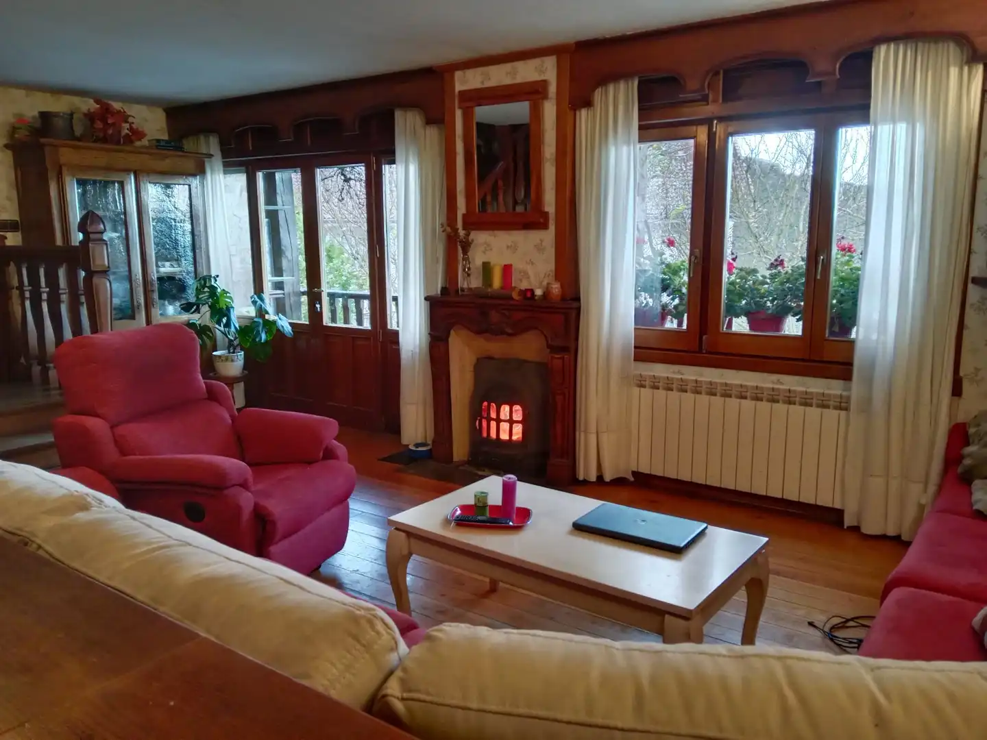 Sala de estar de Casa o chalet en venta en Hermandad de Campoo de Suso con Terraza, Piscina y Amueblado