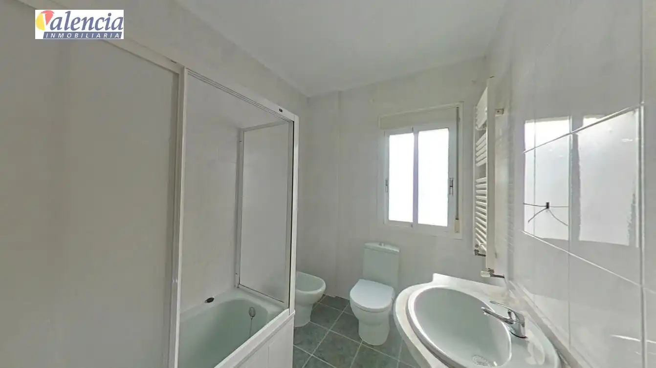 Bathroom of Flat for sale in Torrent