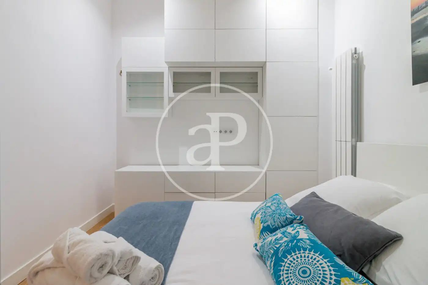 Schlafzimmer von Wohnung zur Miete in Madrid mit Klimaanlage, Heizung und Möbliert