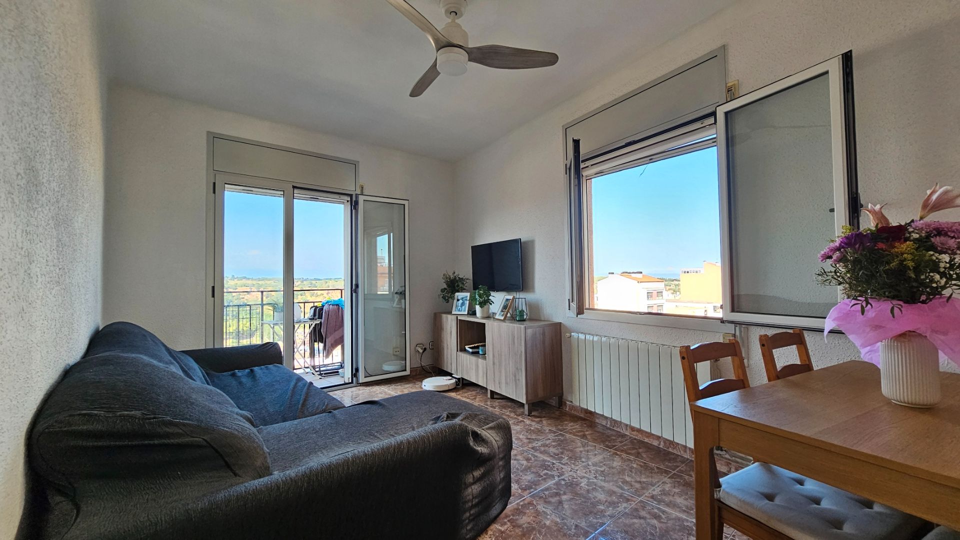 Living room of Flat for sale in Sabadell  with Heating, Oven and Balcony