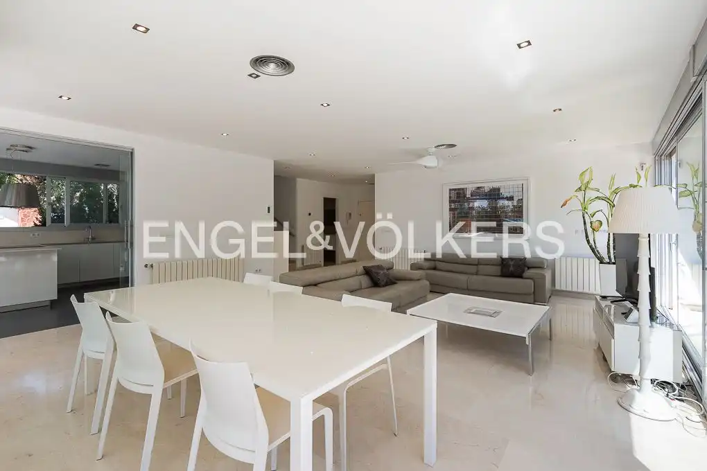Comedor de Casa o chalet de alquiler en Chiva con Aire acondicionado, Calefacción y Jardín privado