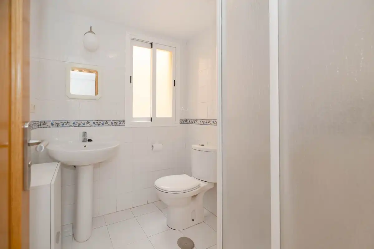 Flat with terrace for sale in Calle Grazalema, imagen 18