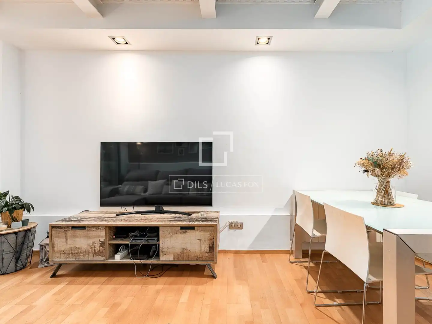 Sala d'estar de Casa o xalet en venda en Barcelona amb Aire condicionat, Terrassa i Piscina