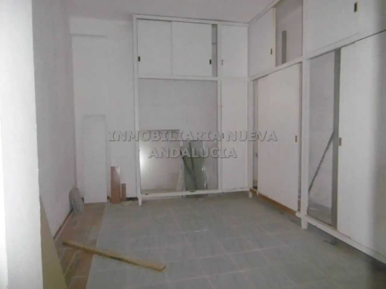 Local comercial de lloguer a Oliveros - Altamira