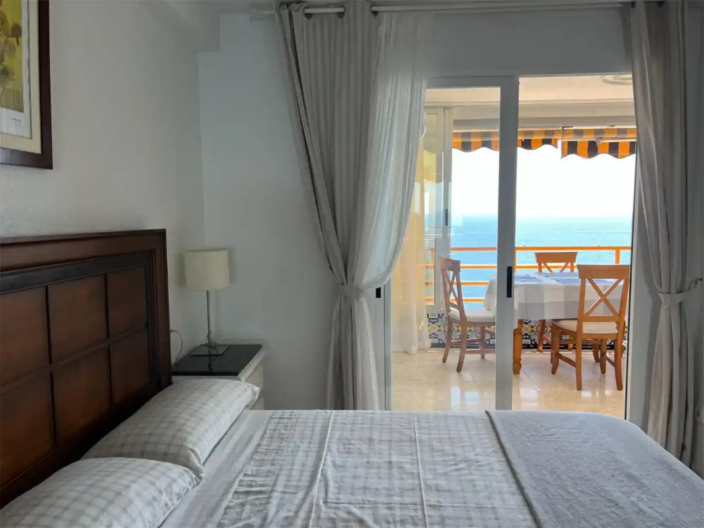 Schlafzimmer von Wohnung zur Miete in Benidorm mit Klimaanlage, Privatgarten und Schwimmbad