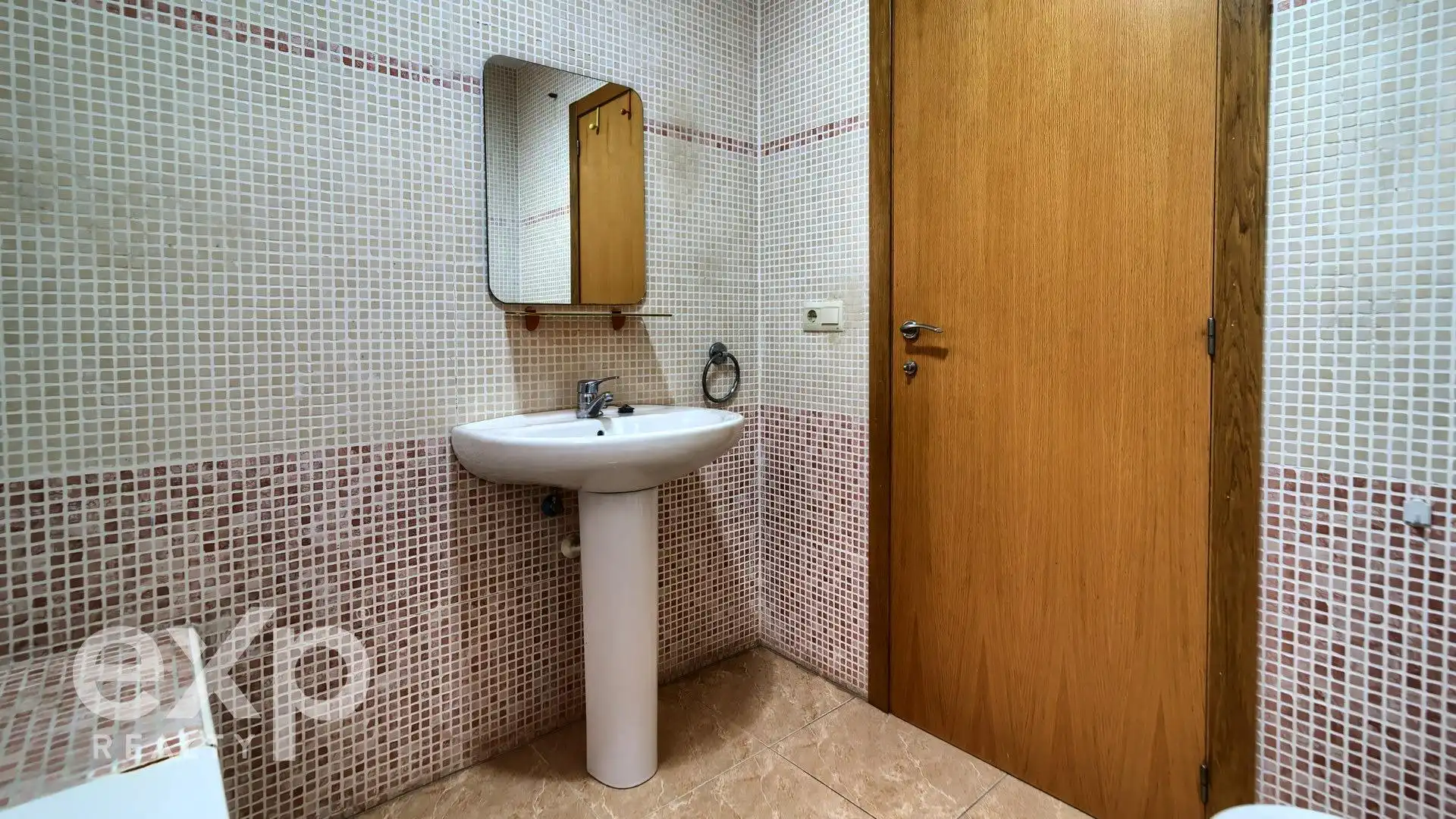 Bathroom of Flat for sale in Alginet  with Air Conditioner, Terrace and Storage room