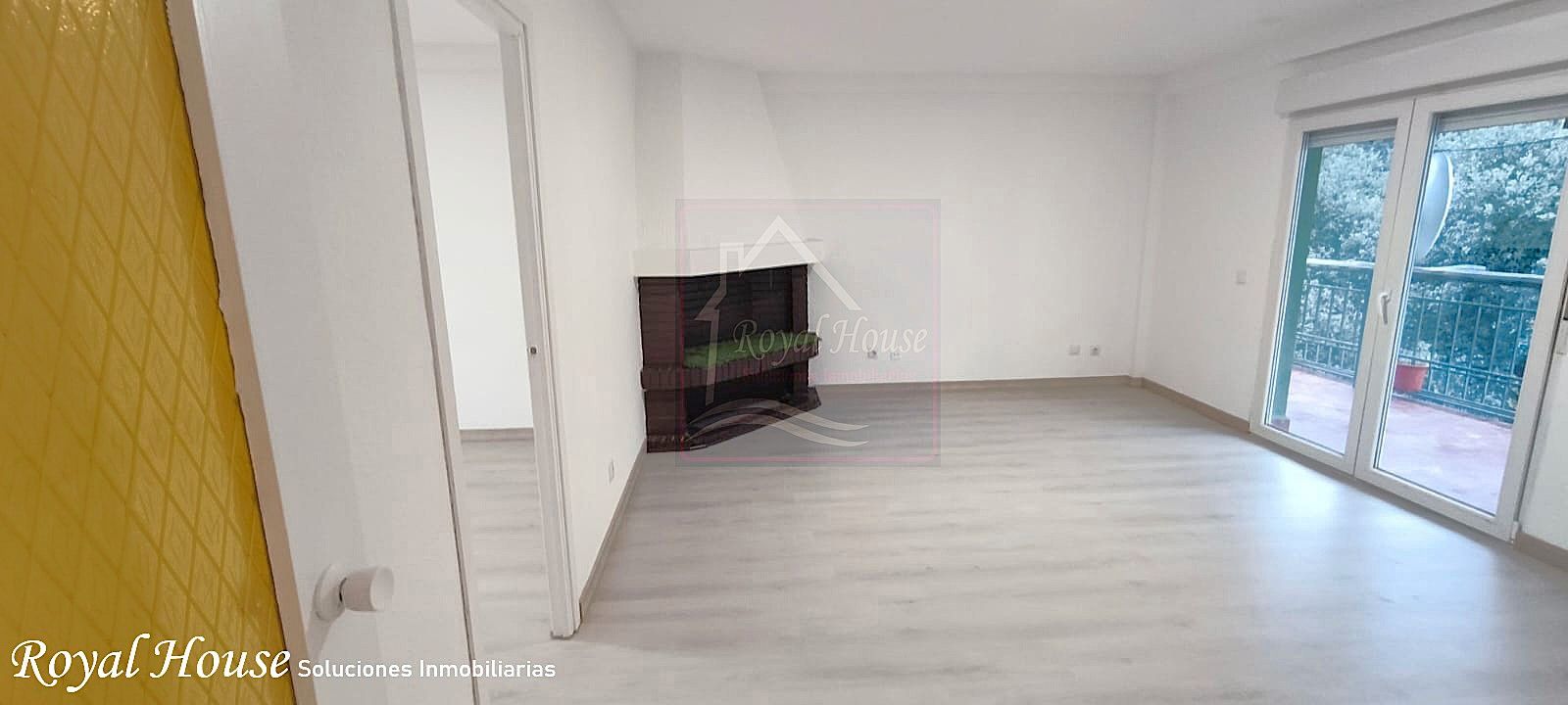 Sala de estar de Piso en venta en Collado Villalba con Calefacción, Terraza y Piscina comunitaria