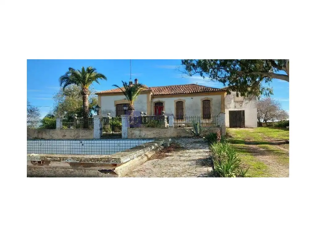 Chalet en venta en Calle Descubrimiento De America