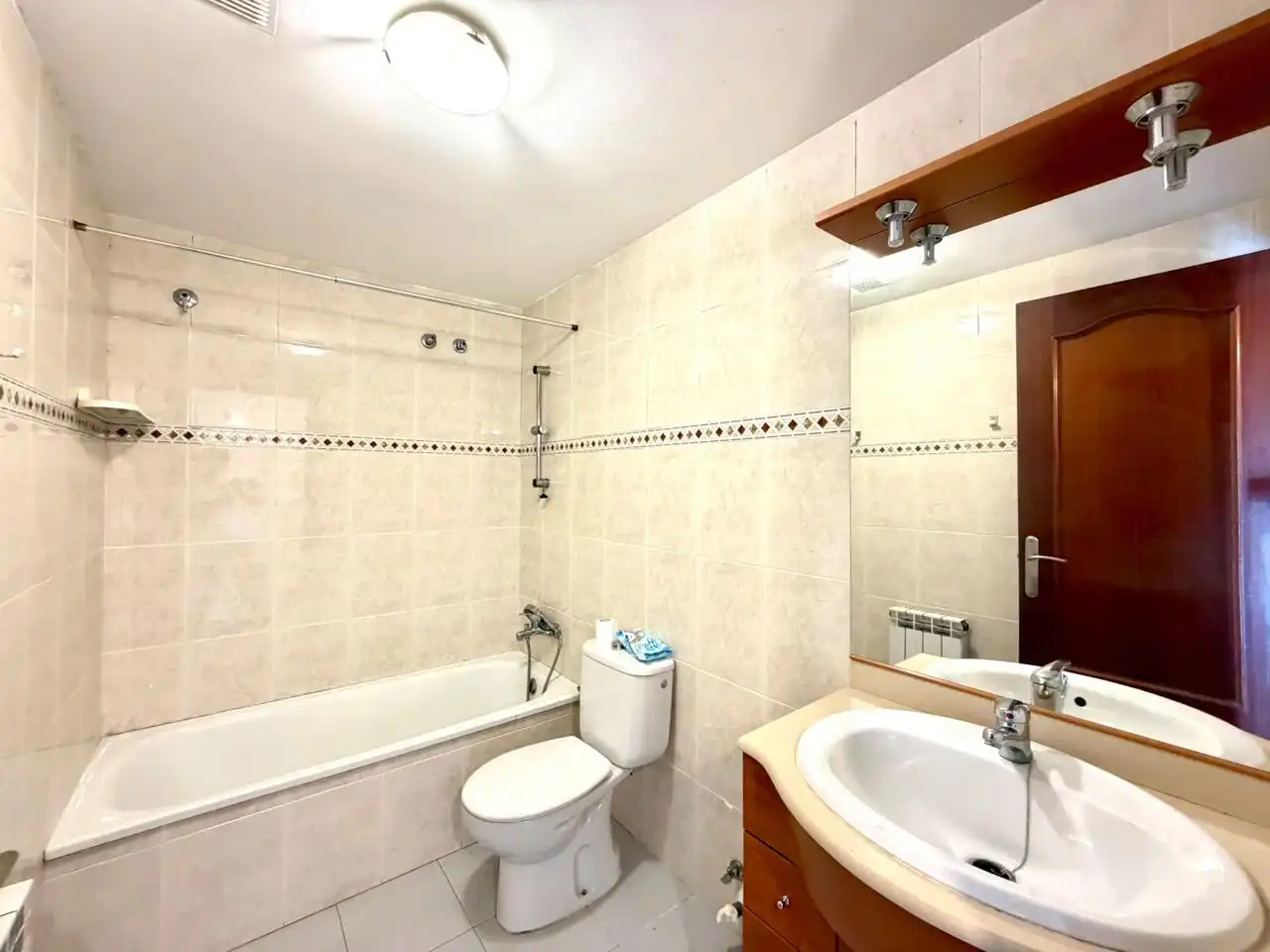 Bathroom of Flat for sale in Mataró  with Air Conditioner