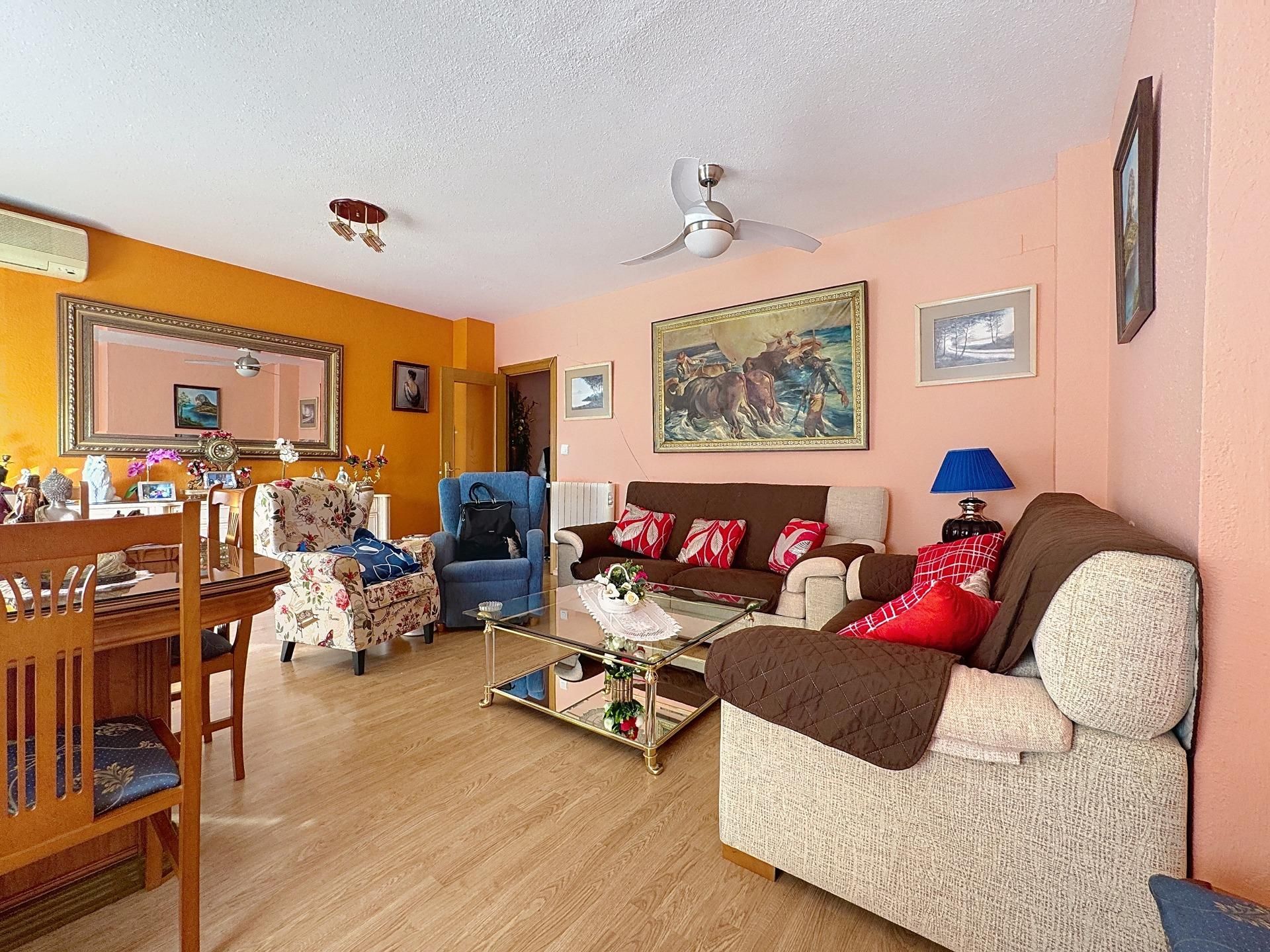 Sala d'estar de Pis en venda en Paterna amb Calefacció i Balcó