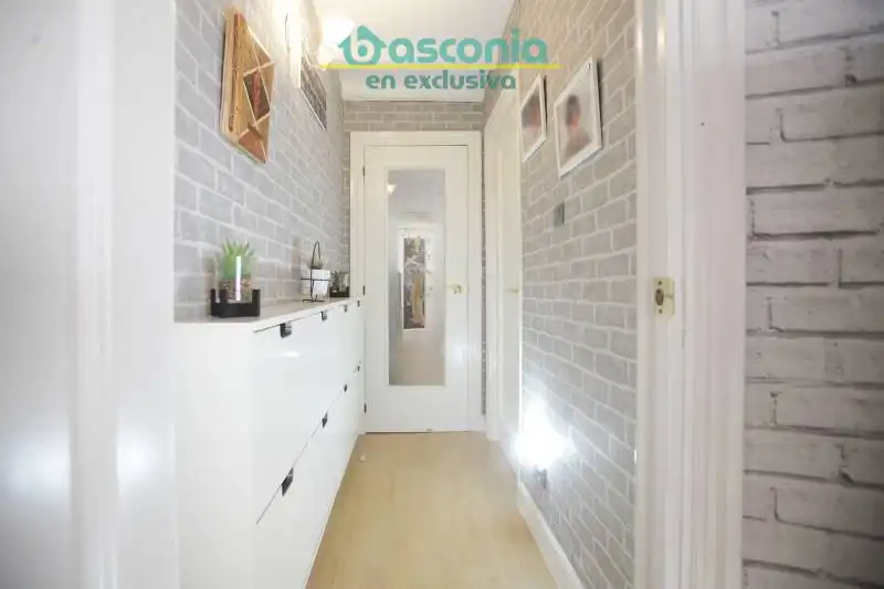 Piso en venta en Basauri  con Calefacción, Amueblado y Balcón