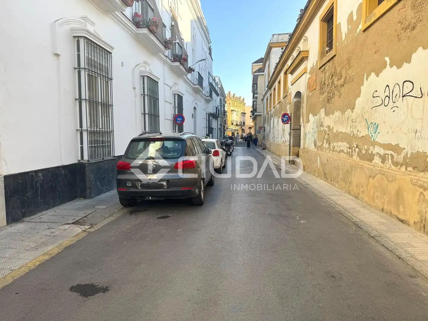 Exterior view of Garage for sale in Centro - Calzada - Cabo Noval