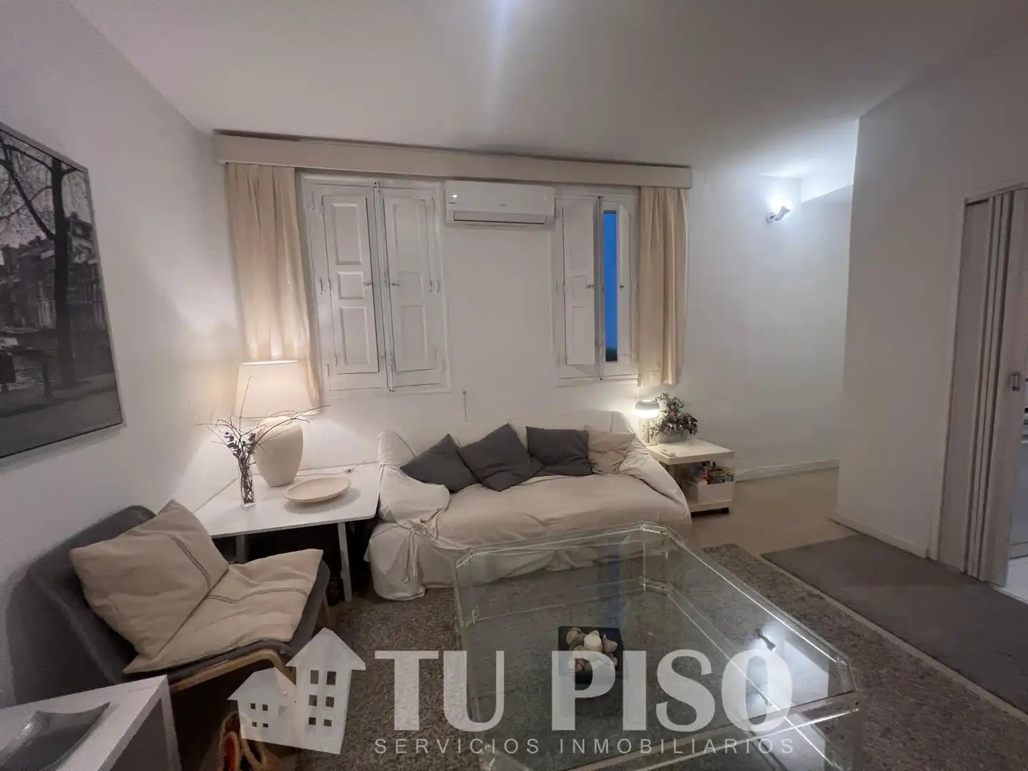 Living room of Flat for sale in Madrid  with Air Conditioner, Heating and Furnished