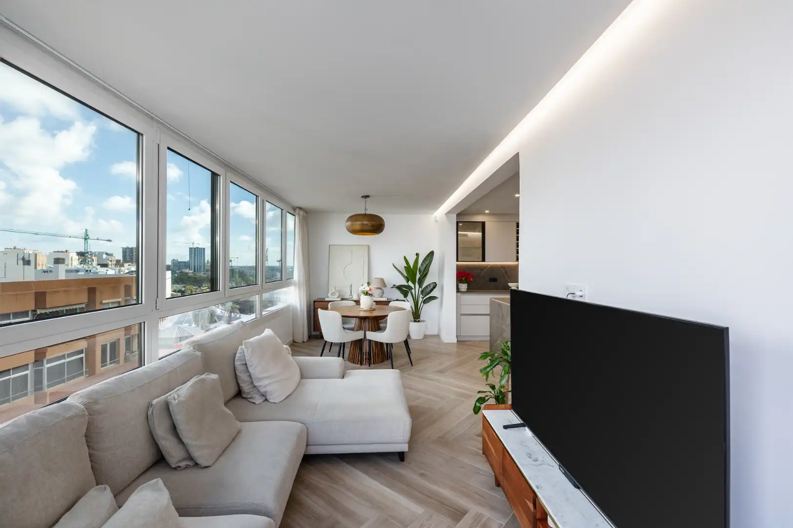 Wohnzimmer von Dachboden zum Verkauf in Las Palmas de Gran Canaria mit Klimaanlage, Terrasse und Möbliert