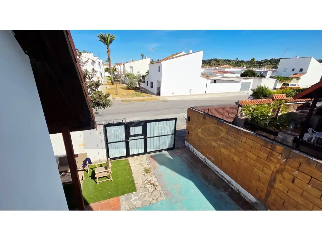 Vista exterior de Casa o chalet en venta en Castellar de la Frontera