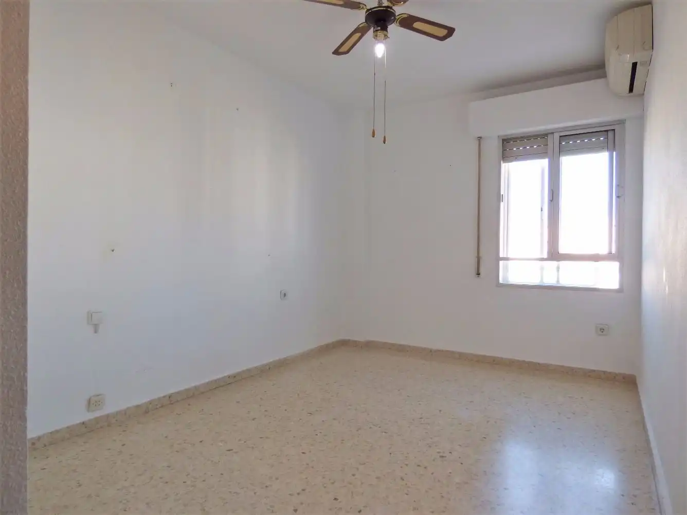 Flat for rent in Calle Pintor Hernández Homedes, Camposoto - Gallineras