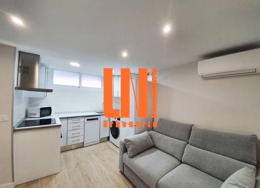 Sala de estar de Estudio de alquiler en Villanueva de la Cañada con Aire acondicionado, Calefacción y Jardín privado