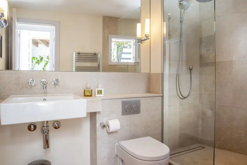 Badezimmer von Einfamilien-Reihenhaus zum Verkauf in Pollença mit Terrasse und Schwimmbad