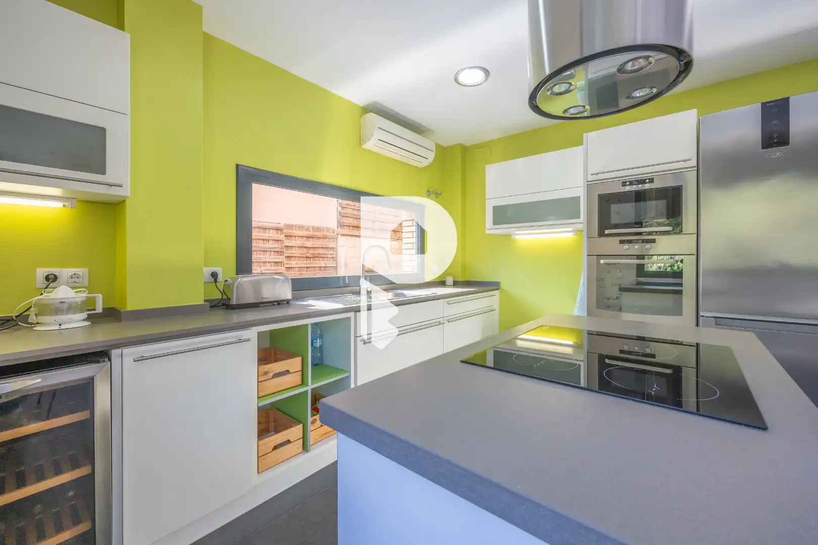 Cocina de Casa o chalet en venta en Vallirana con Aire acondicionado, Calefacción y Jardín privado