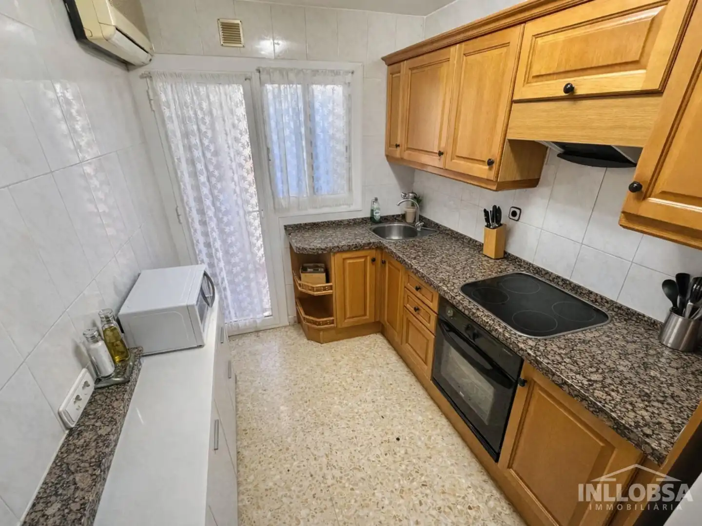 Cocina de Piso en venta en Manresa con Calefacción, Terraza y Trastero