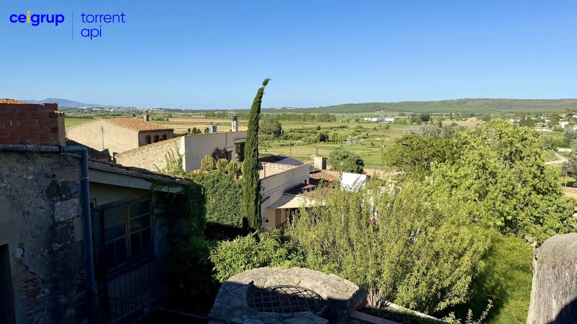 Vista exterior de Finca rústica en venda en Bellcaire d'Empordà amb Terrassa i Balcó