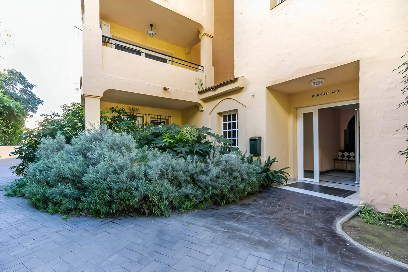 Vista exterior de Planta baja en venta en Benalmádena con Aire acondicionado, Terraza y Piscina