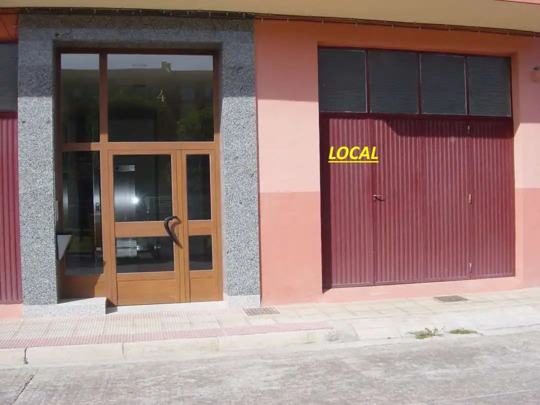Außenansicht von Wohnung zum Verkauf in Santo Domingo de la Calzada mit Heizung, Terrasse und Abstellraum