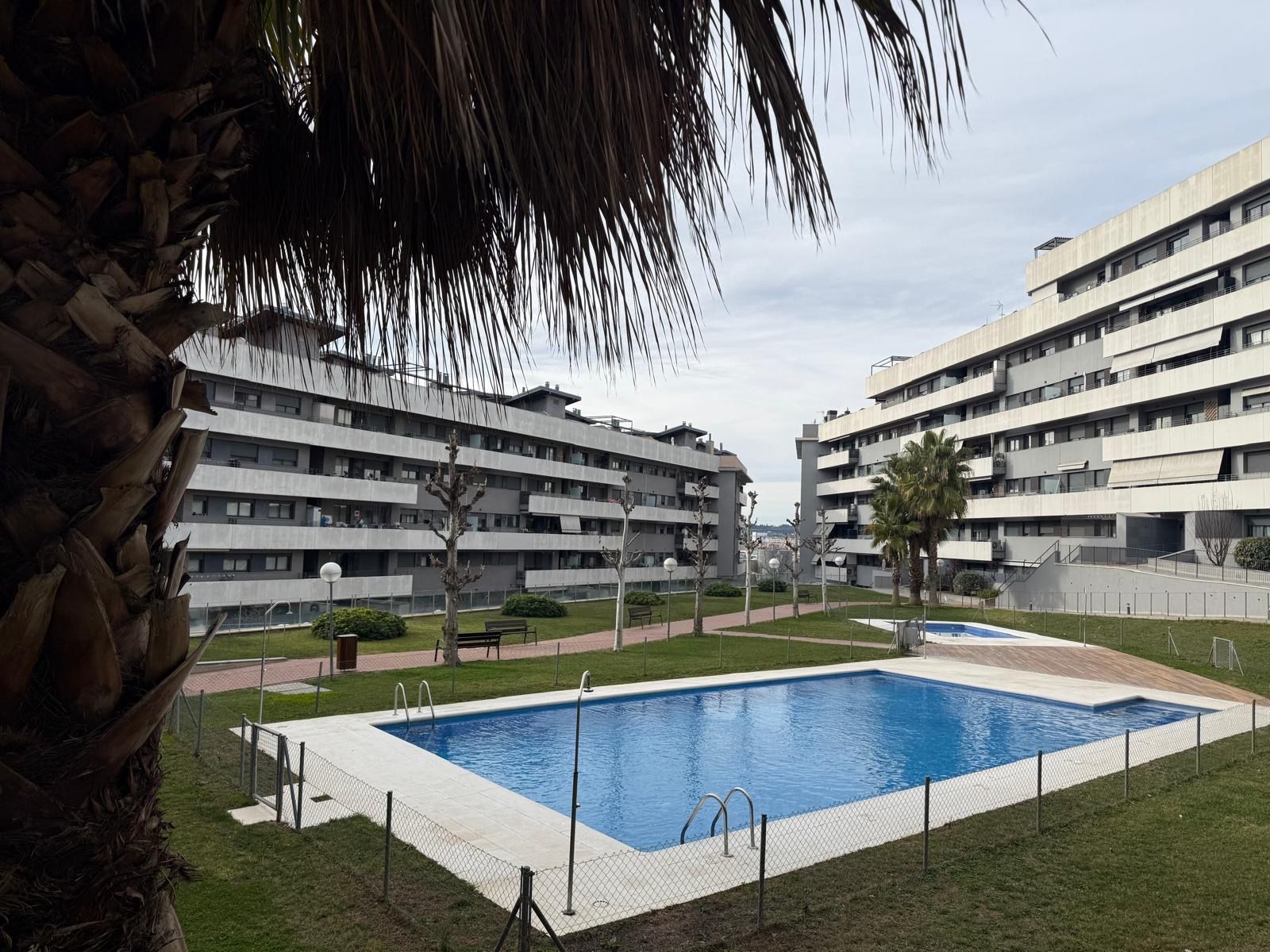 Swimming pool of Flat for sale in Terrassa  with Heating, Terrace and Community pool