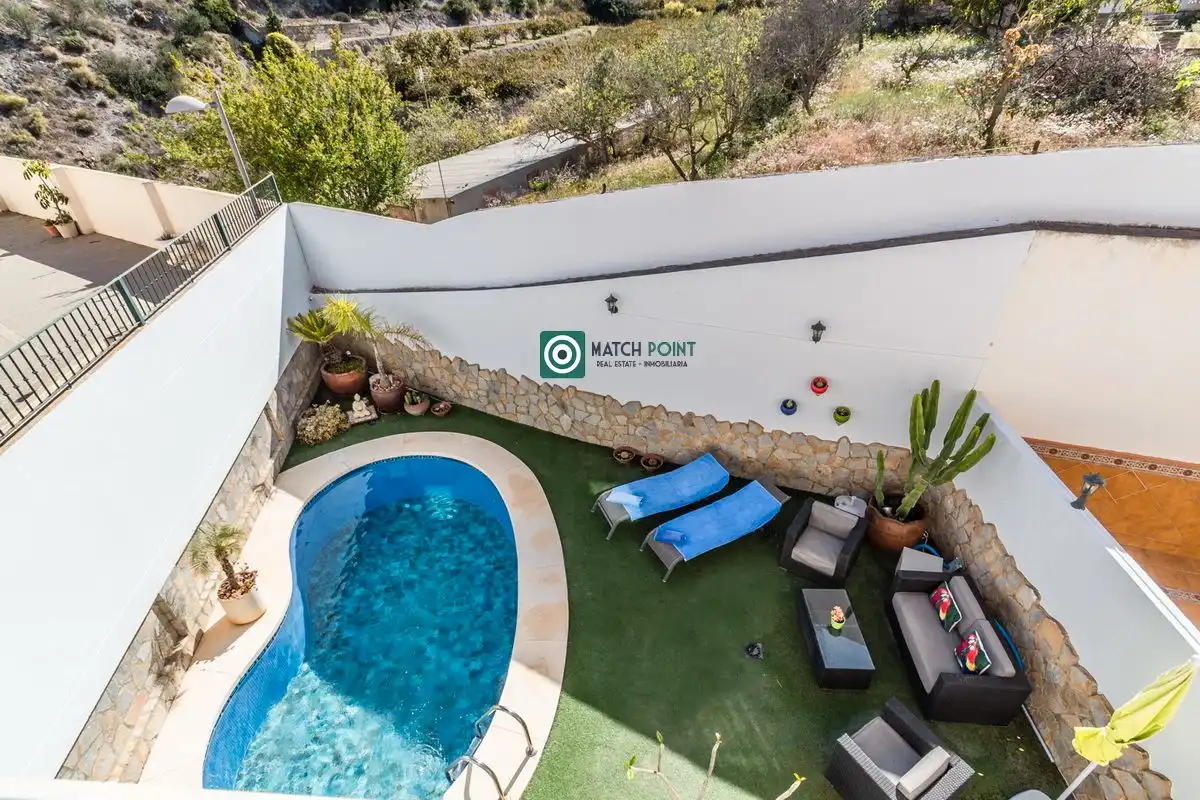 Detached homes for rent in Calle Rambla del Espinar, La Herradura centro