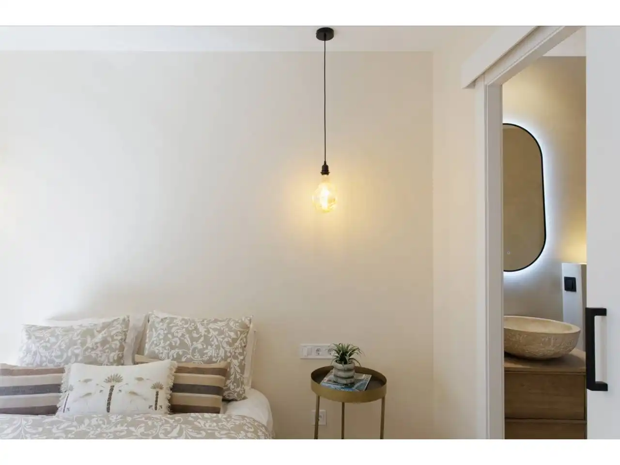 Dormitori de Apartament en venda en Barcelona amb Aire condicionat, Calefacció i Parquet