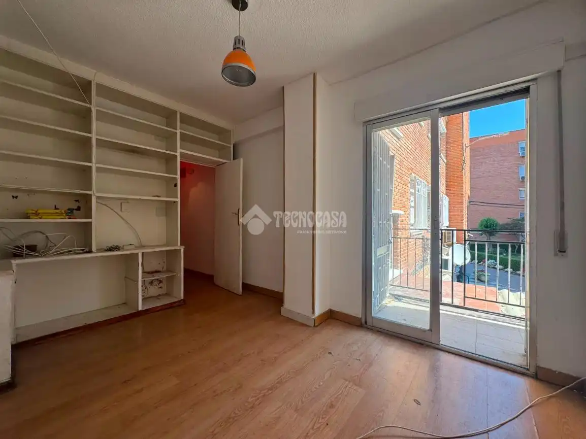 Habitación de Piso en venta en Madrid con Terraza y Balcón