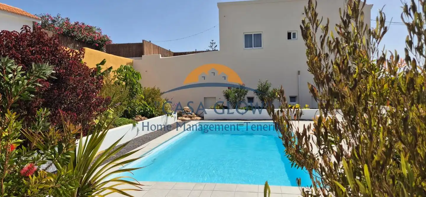 Swimming pool of Houses for sale in Arico  with Air Conditioner, Private garden and Terrace