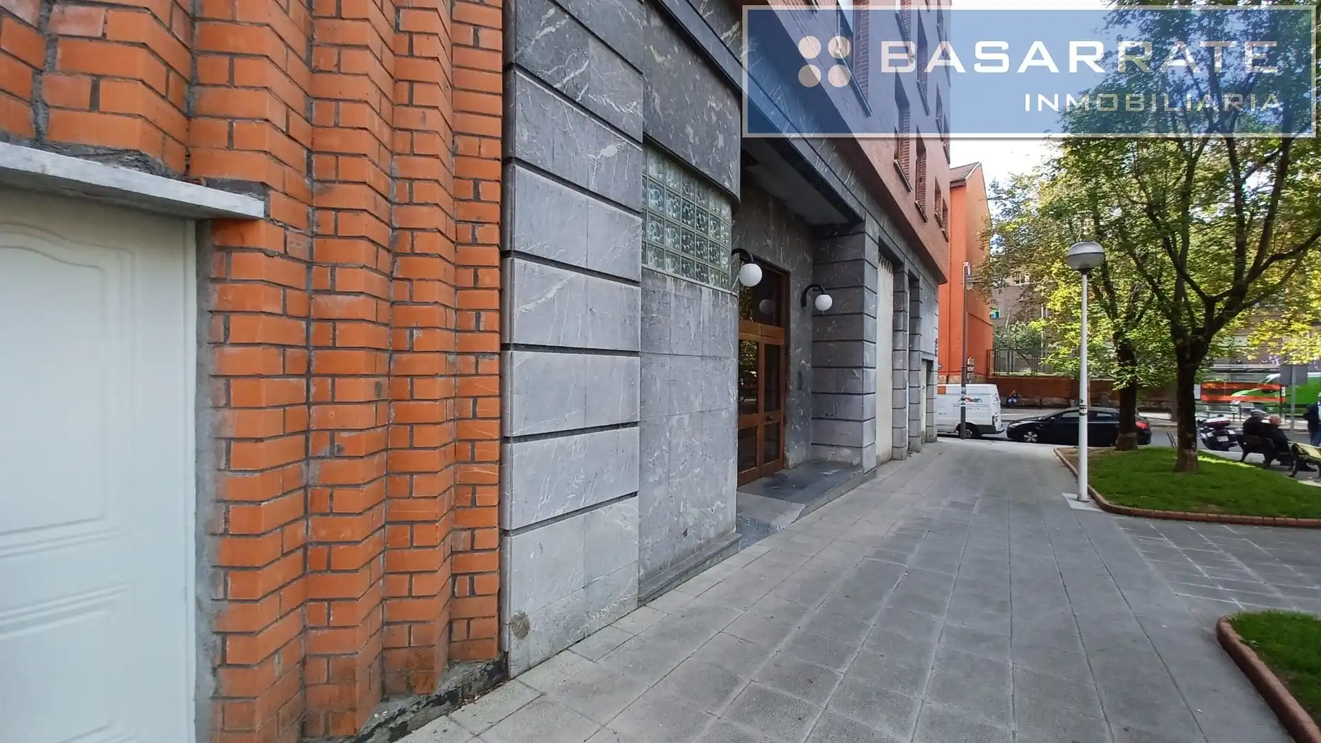 Vista exterior de Local en venda en Bilbao 