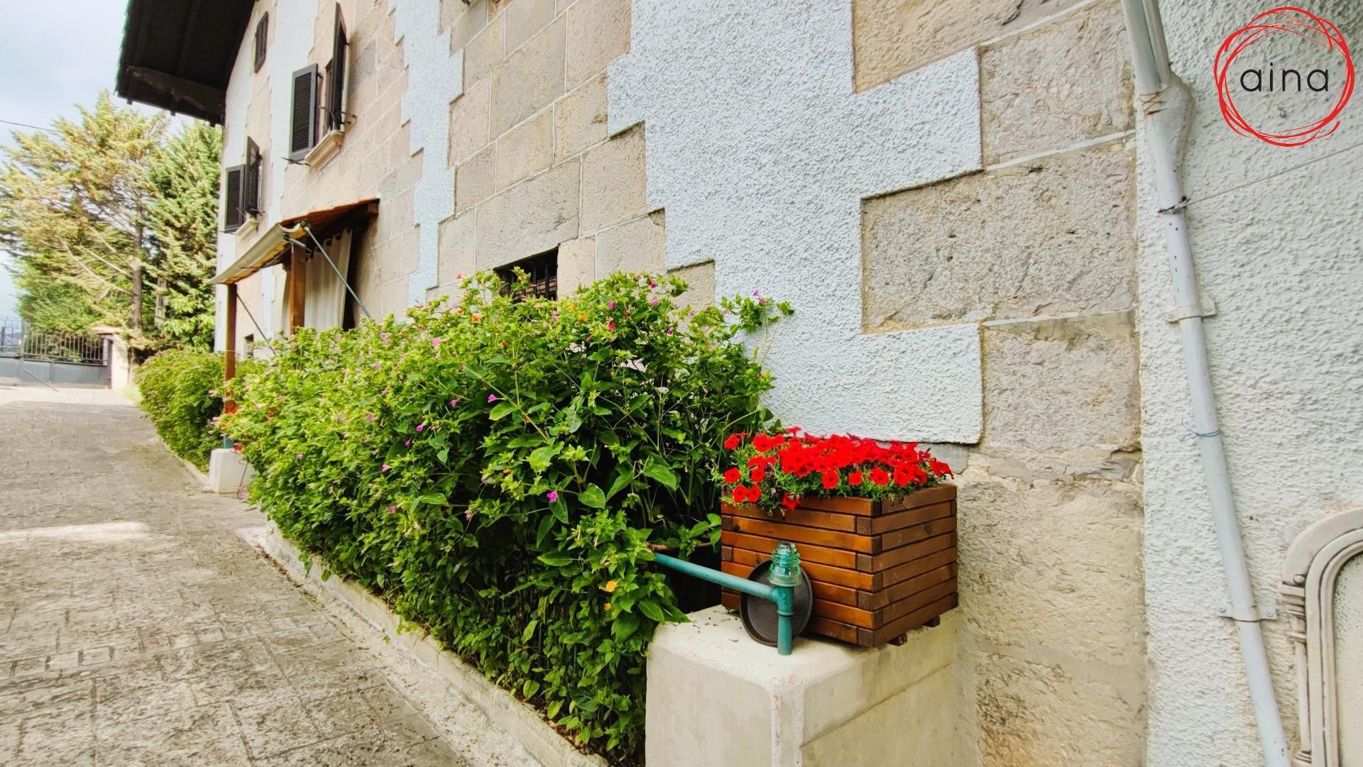 Vista exterior de Casa o xalet en venda en Iza / Itza amb Calefacció, Jardí privat i Terrassa