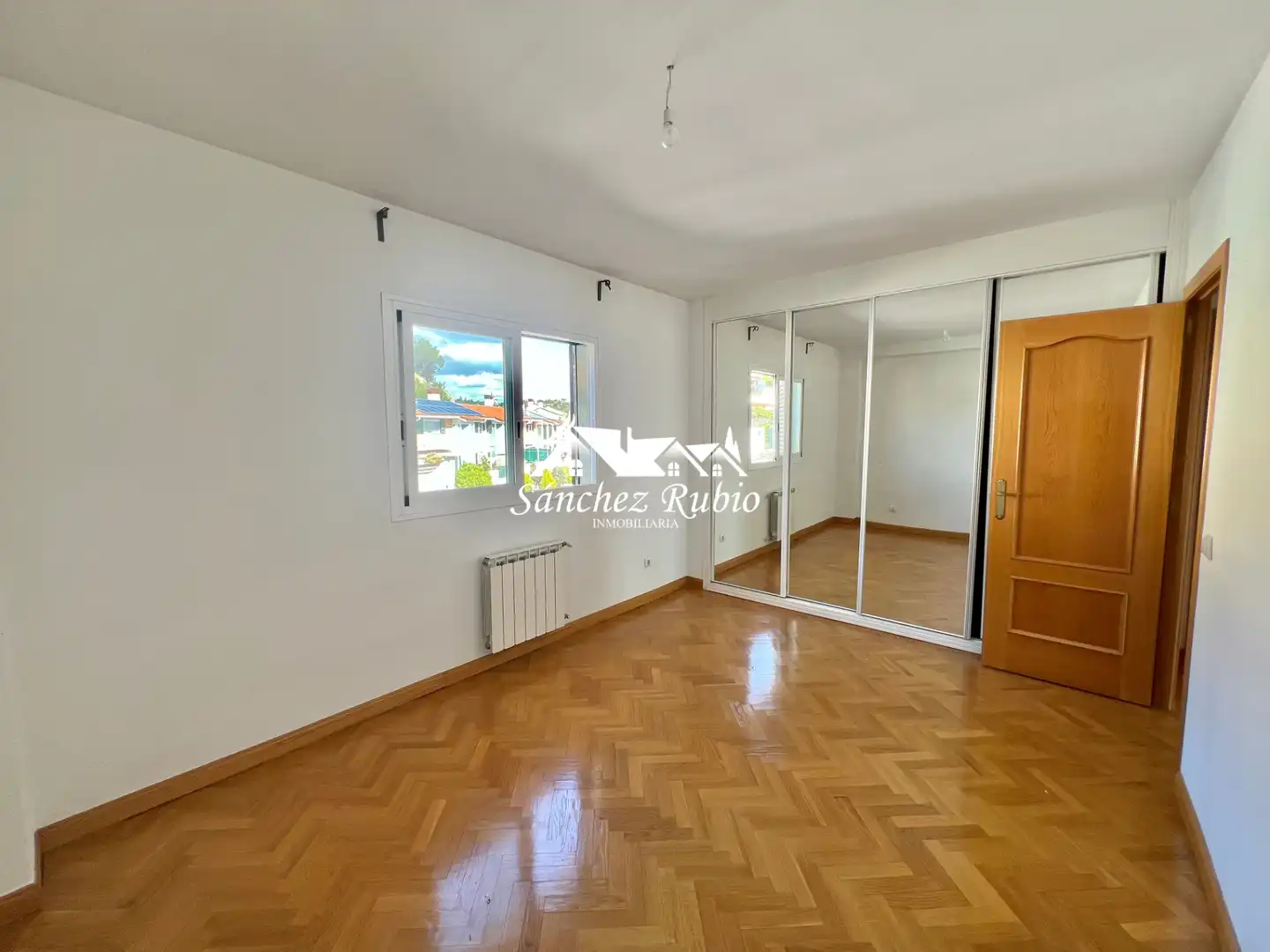 Dormitori de Casa adosada en venda en Galapagar amb Calefacció, Jardí privat i Parquet