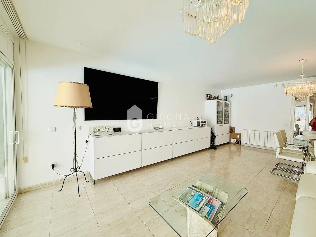Sala de estar de Casa adosada en venta en Girona con Aire acondicionado, Calefacción y Terraza
