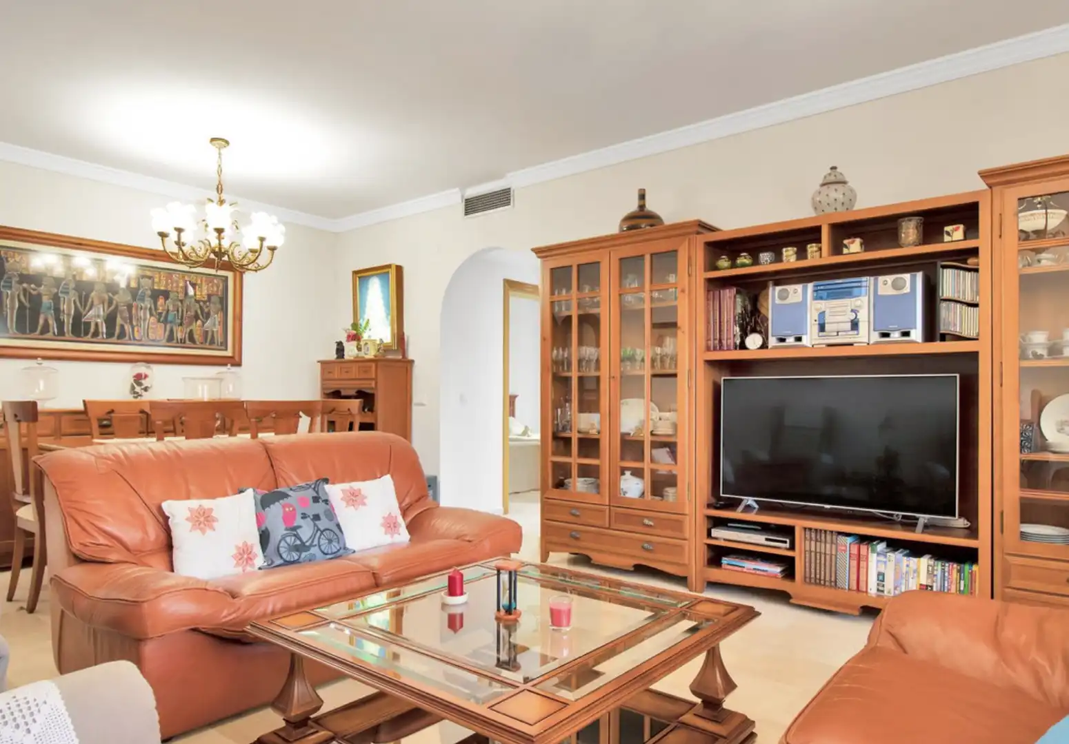Sala d'estar de Planta baixa en venda en Marbella amb Aire condicionat, Calefacció i Terrassa