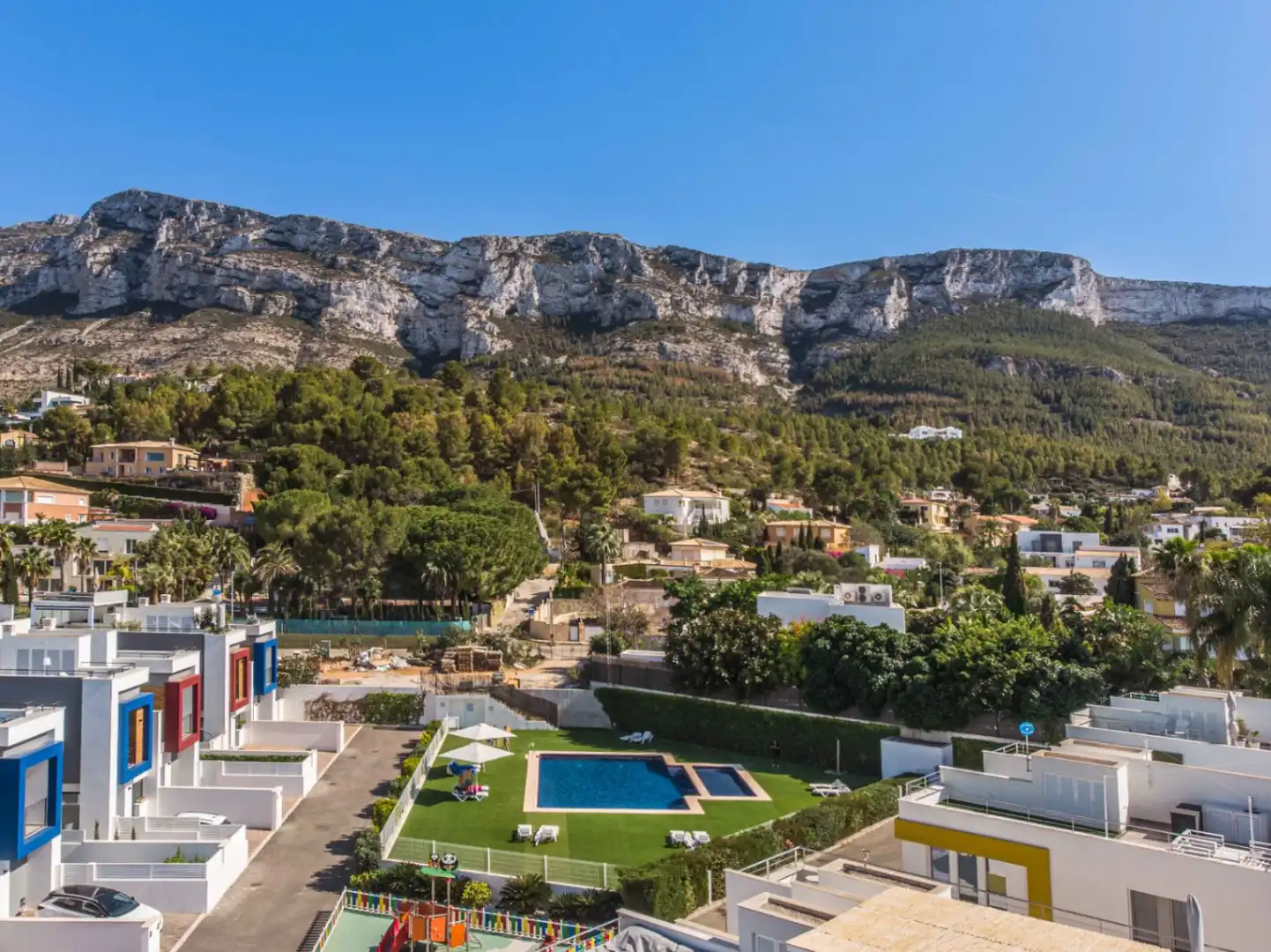 Chalet con piscina en venta en El Montgó, imagen 2