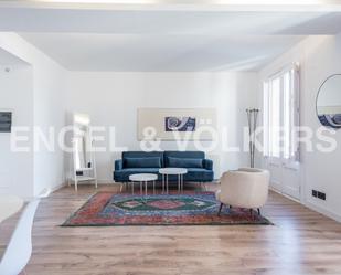 Sala d'estar de Apartament de lloguer en  Barcelona Capital amb Aire condicionat, Calefacció i Parquet