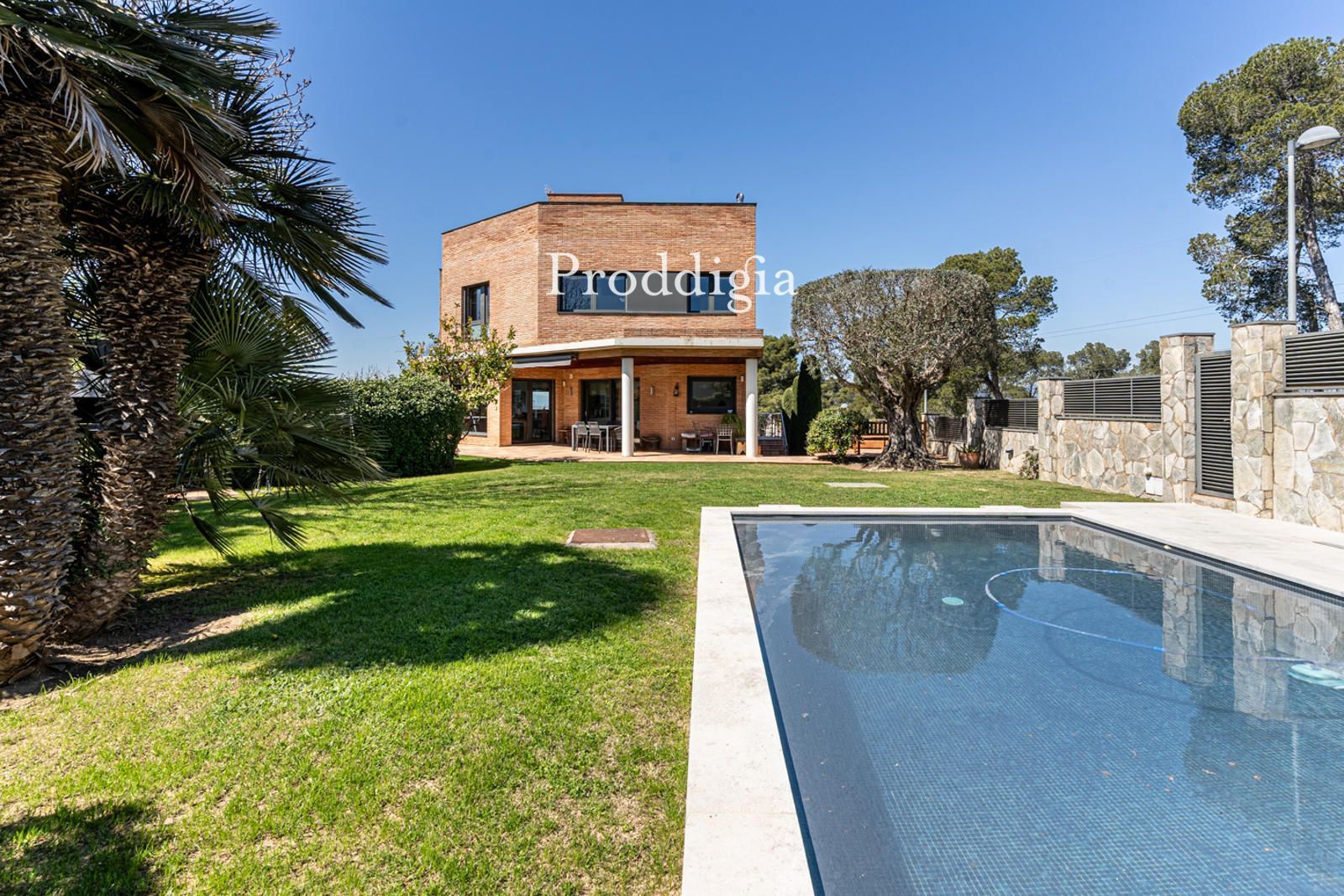 Exterior view of House or chalet for sale in Sant Cugat del Vallès  with Air Conditioner, Heating and Terrace