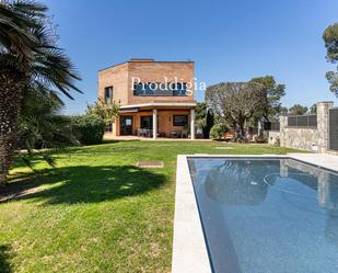 Exterior view of House or chalet for sale in Sant Cugat del Vallès  with Air Conditioner, Heating and Terrace