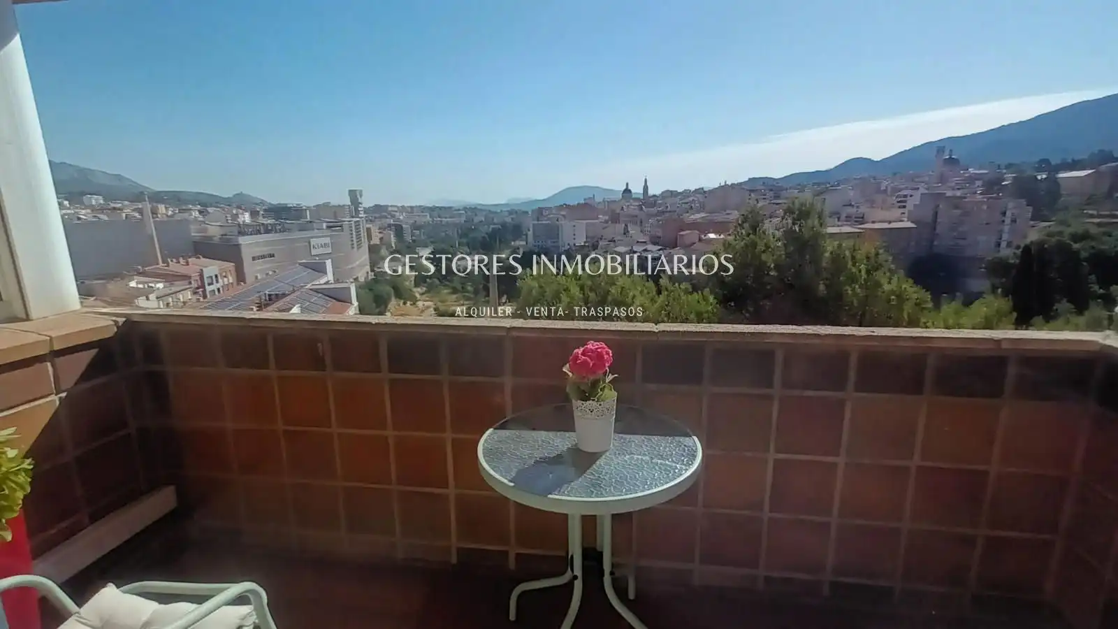 Vista exterior de Dúplex en venta en Alcoy / Alcoi con Calefacción, Terraza y Trastero