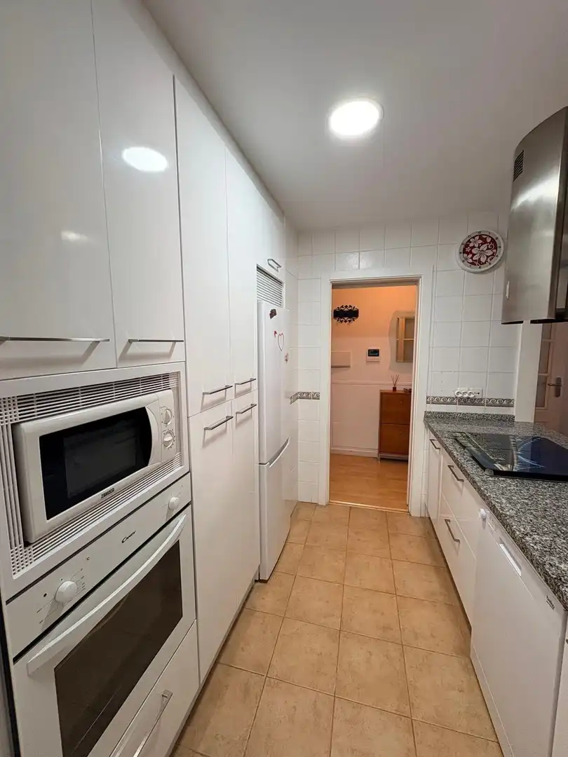 Cocina de Piso de alquiler en Motril con Jardín privado, Terraza y Amueblado